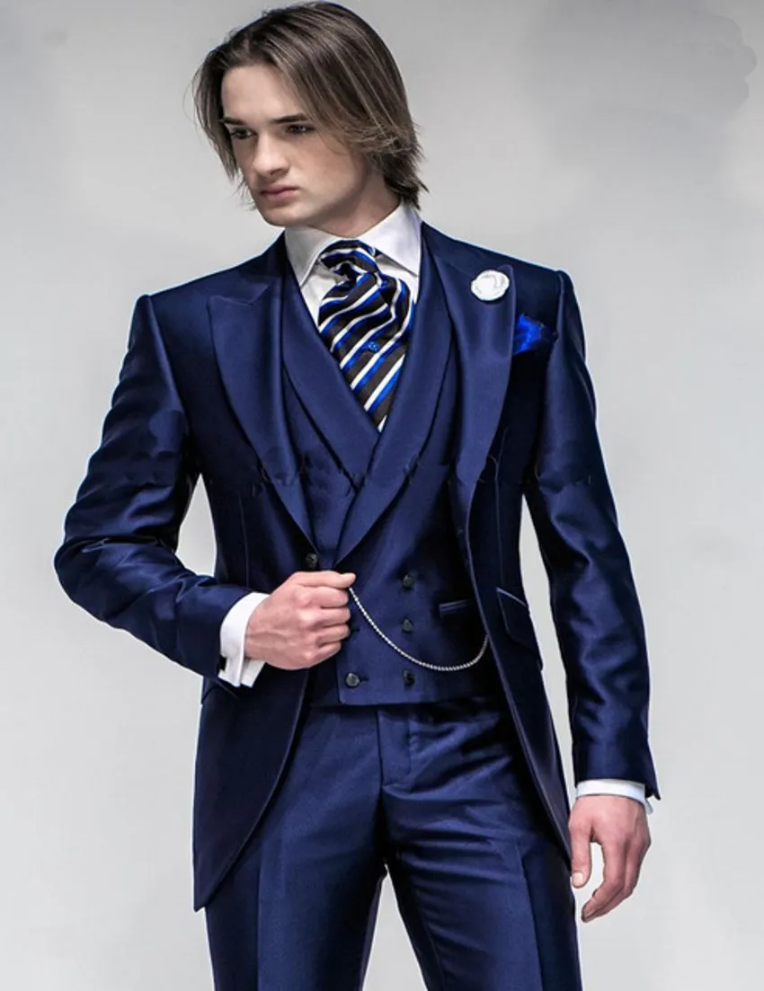 Nieuwe Design Navy Blue Slim Fit Bruidegom Tuxedos Peak Revers One Button GroomsMen Mens Trouwjurk Uitstekend Man Pak (Jas + Broek + Vest + Tie) 385