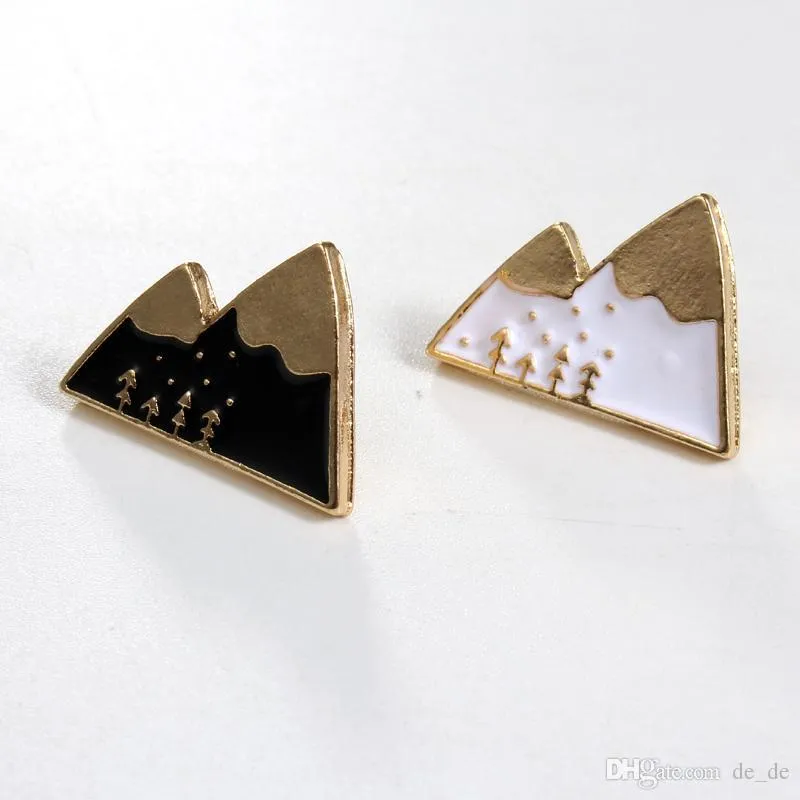 Venta al por mayor- 1pc Harajuku Aleación Esmalte Kawaii Blanco Negro Montaña Broche Insignias Pasadores de solapa Broches seguros Bufanda Cool Boy Mujeres Joyería Regalos