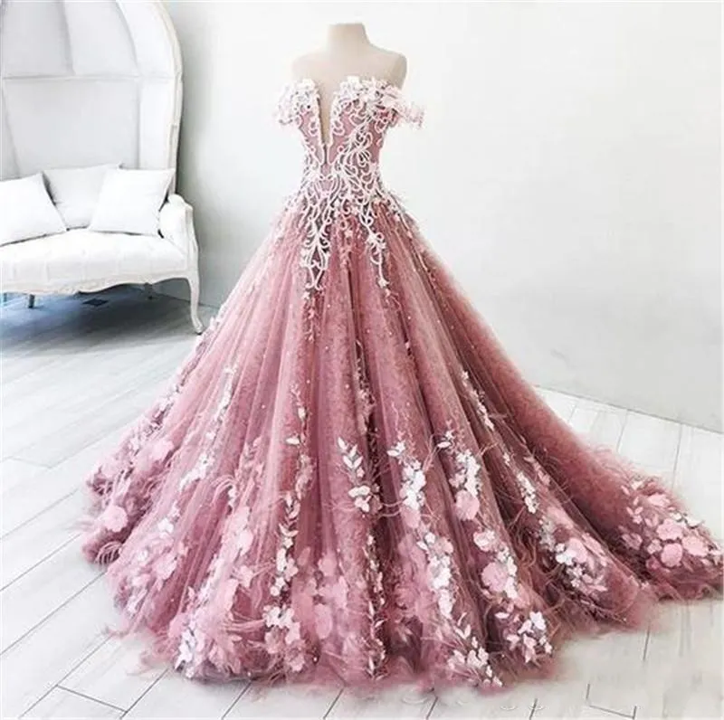 2024 SAUDI ARABISKA BUSTY PINK OFF AUDLIGA PROM KLÄNNER Vit spets 3d Floral Applices A Line Long Sweep Train Party Evening Gowns Vestidos 403