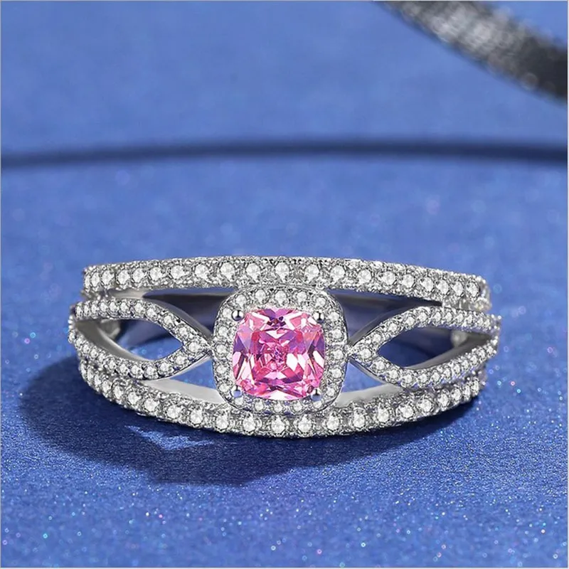 Versão por atacado Europa e América Banhado de prata anel de luxo desenhador de luxo jóias quadrado rosa cz diamante senhoras anel com caixa de moda explosão