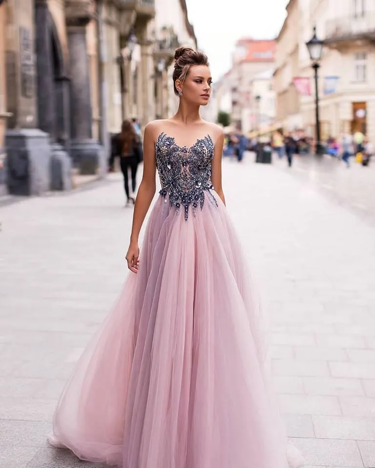 Christmas Gowns Latest Styles & Designs Collection 2018-2019 -  Galstyles.com | Red bridesmaid dresses, Evening dresses prom, Chiffon prom  dress