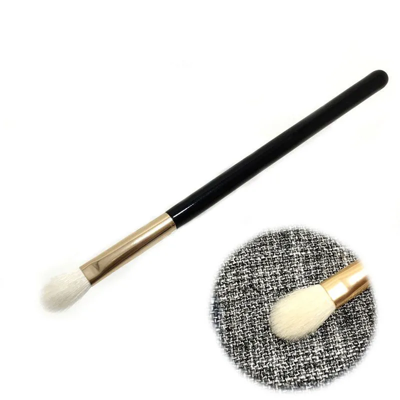 10 Jahre im Geschäft NEU Hochwertiger Lidschatten-Make-up-Pinsel aus weicher Wolle Z011018