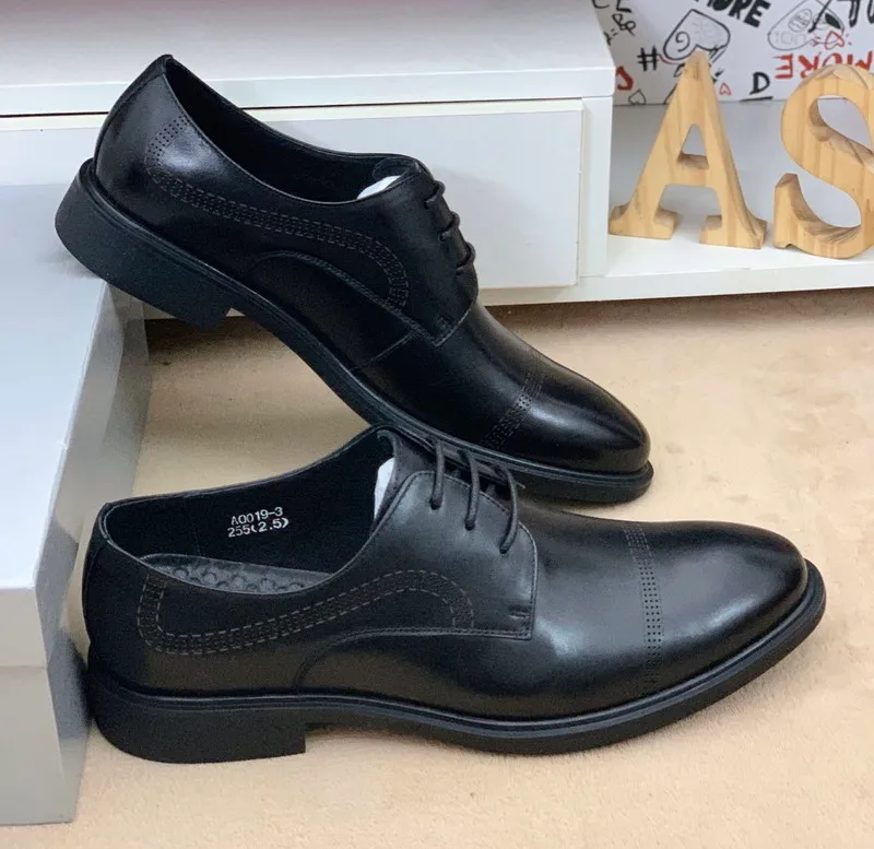 2020 Scarpe uomini di marca dello stilista di lusso Black Cow cuoio casuali Oxfords Appartamenti Scarpe Scarpe Uomo Mocassini Mocassini italiani 38-44