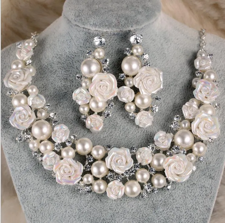 Braut Zubehör Tiaras Haar Halskette Ohrringe Zubehör Hochzeit Schmuck-Sets günstigen Preis Mode-Stil Braut Haar Pin Krone