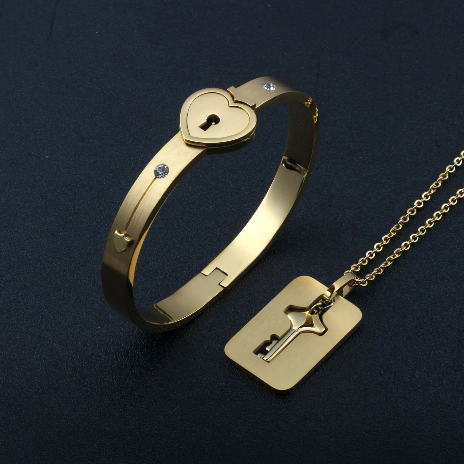 Valentine`s Day Gift A Couple Jewelry Sets Stainless Steel Love Heart Lock Bracelets Bangles Key Pendant Necklace Couples