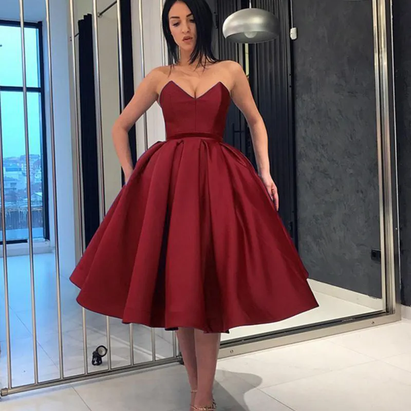 2019 robes de cocktail bordeaux élégantes chérie longueur au genou une ligne formelle soirée occasion robes de soirée de bal sur mesure