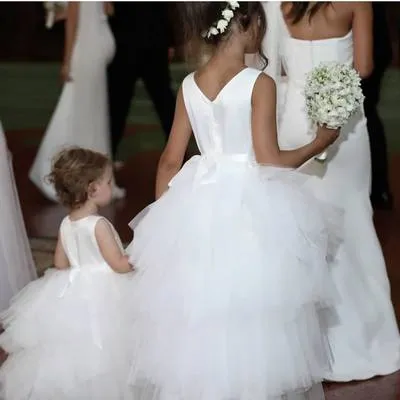 Robes de demoiselle d'honneur en Satin blanc, robes de bal Design haut et bas pour mariages, fête de sainte Communion