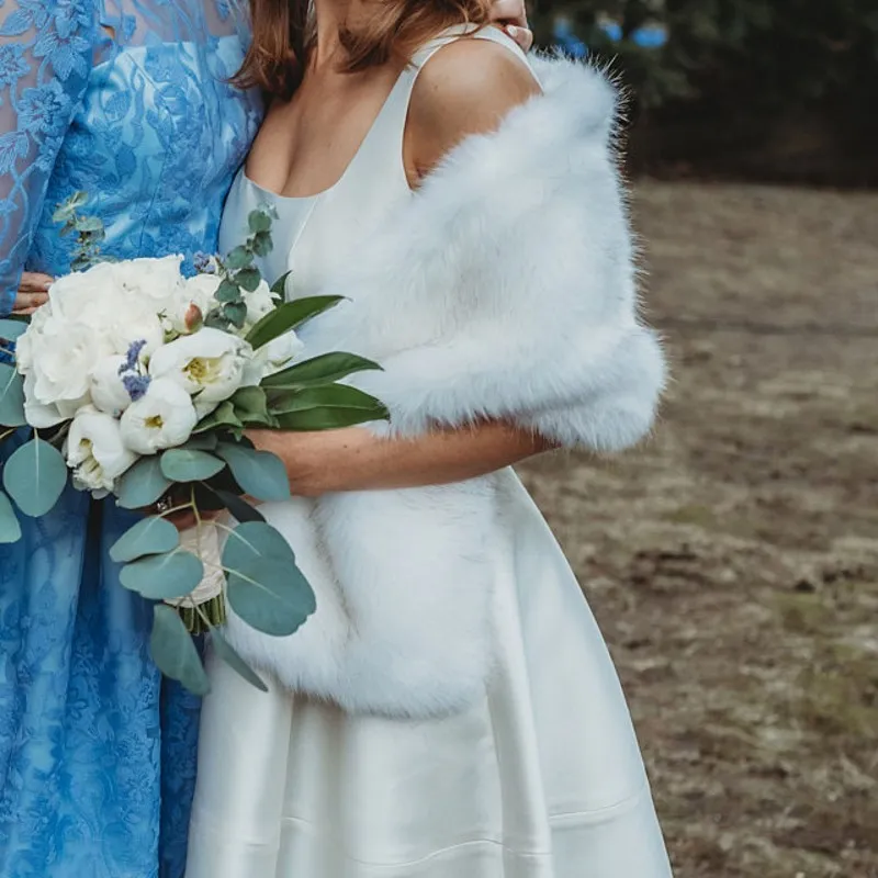 Involucri da sposa Scialle in pelliccia sintetica per l'inverno rustico Festa di nozze Ospite Damigella d'onore Prom Calda stola all'aperto Bolero Sciarpa Coprispalle Taglia libera