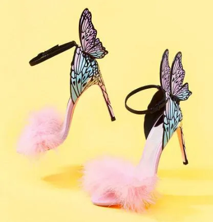 Tacones con sales alas de mariposa