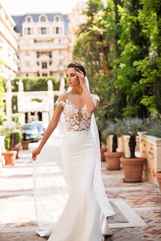 2019 Berta Wedding Dresses Off The Shoulder Lace Appliqued Button Back Sweep Train Wedding Dress Kort ärm Garden Bridal4041278