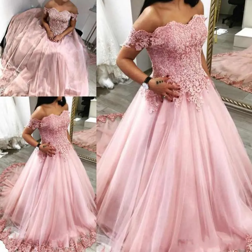 2024 Nouvelle robe de balle de quinceanera sexy des applications de dentelle épaule perles Sweet 16 Arabe Tulle Puffy Plus taille de fête Prom Robes de soirée 403