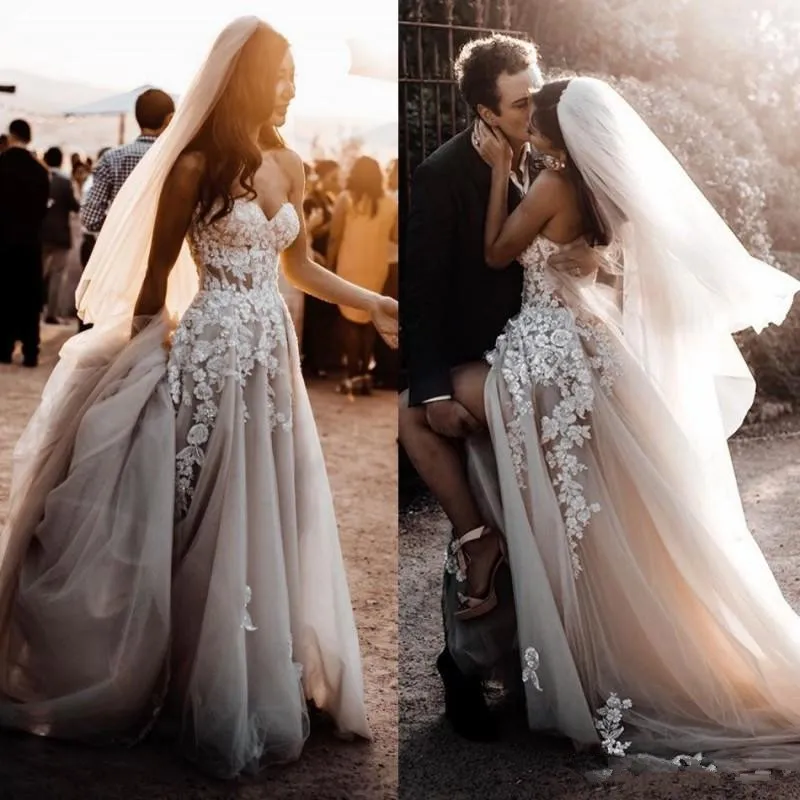 Stylish Bohemian Wedding Dresses A Line Sweetheart Lace Appliques Beaded Country Wedding Gowns With Veil High Split Skirt Beach Bridal Dress