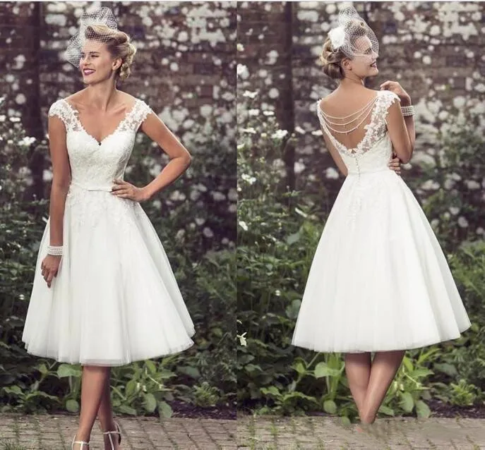 Vintage kant korte trouwjurken cap sleeve v nek thee lengte strand tuin bruidsjurken kralen backless vestidos de novia