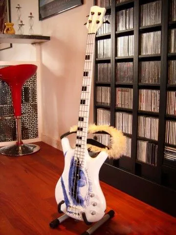 Guitare basse électrique blanche à 4 cordes, symbole Prince One EYE, incrustation de bloc noir, matériel noir