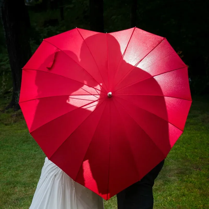 Rött hjärtformat paraply kärlek parasol bröllop fest valentin engagemang rekvisita gåvor sol regn för brud flickor