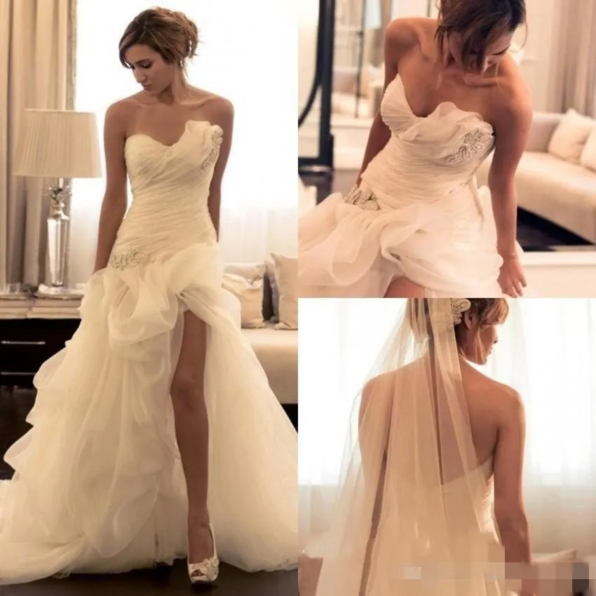 En 2020 -linje vintage klänningar sexig framsidan slits ruffles svep tåg tyll älskling kristall pärlstav bröllop klänning skräddarsydd