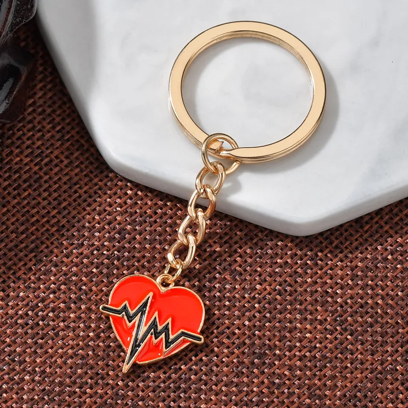 Klassieke bij keychain bee sleutelhanger vrouwen insect sleutelhanger rood hart sleutel hanger geschenken voor meisjes 2019 mode-sieraden dropshipping