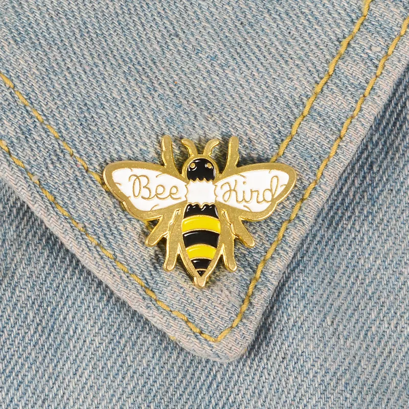 Alfinetes de broches para mulheres Tipos de abelha Bonito Pequeno Inseto Engraçado Esmalte Natal Demin Camisa Decoração Broche Pin Metal Kawaii Distintivo Moda Jóias