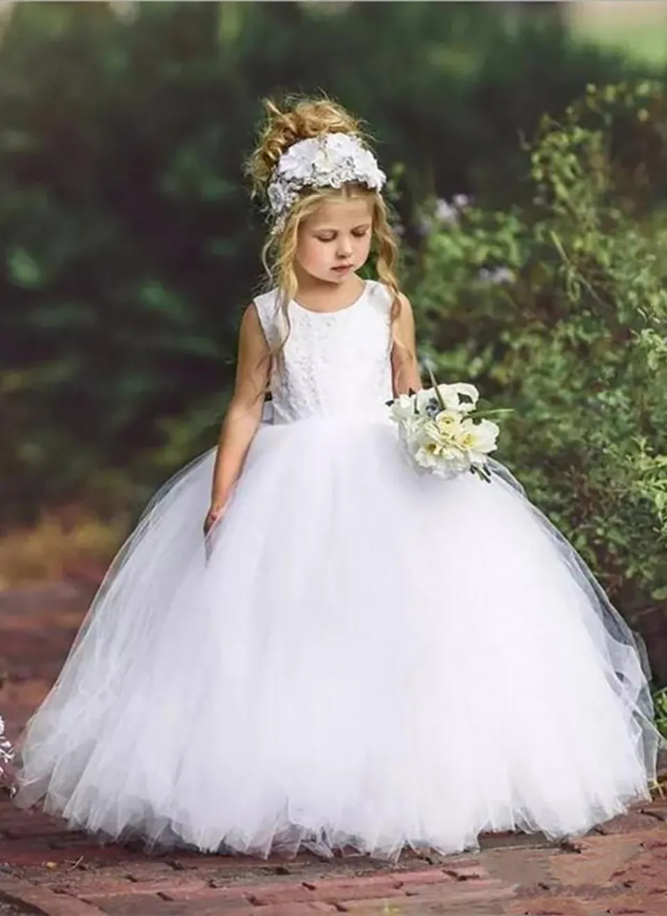 Flower Girl Applique Sleeveless First Holy Communion Dress with Lace-Up Back and Floor-Length Pluffy Tulle long tutu skirt