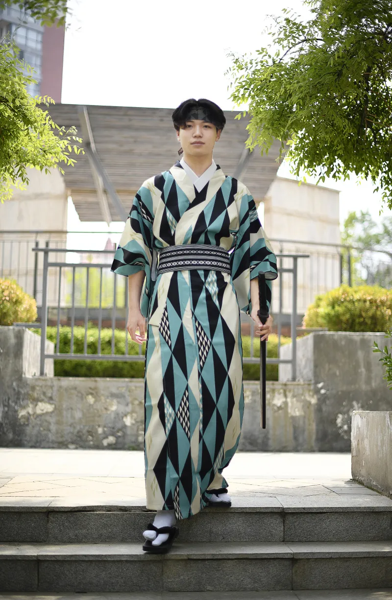 Kimonos y Yukatas japoneses para hombres - Tradición viste con elegancia