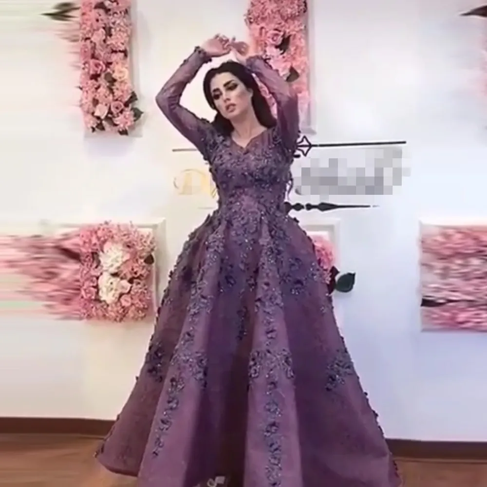 Glaring Saudiアラビアの紫色の3 dの花のイブニングドレスがフルスリーブレースアップリケフローラルウエディングガウンの床の長さのパーティードレスvestidos