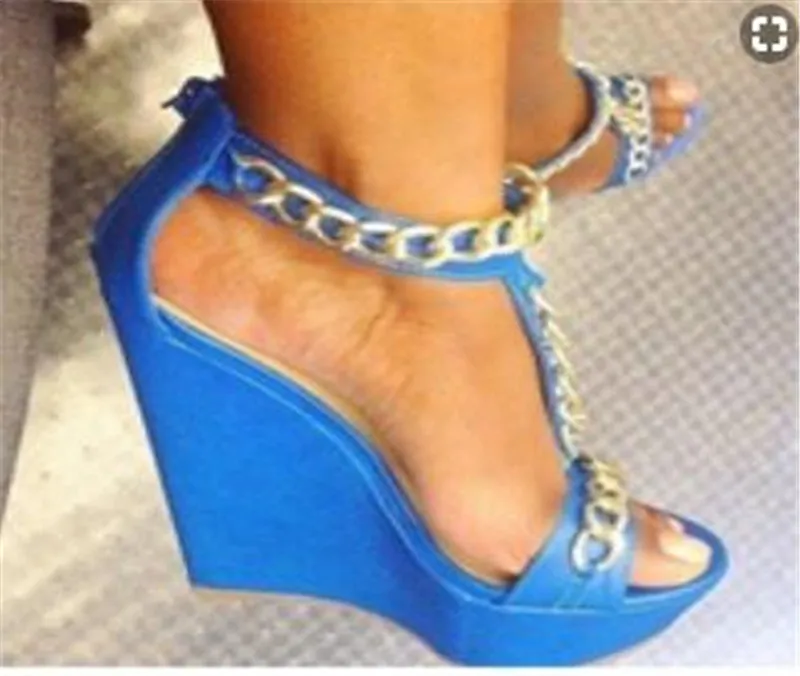 Летняя новая мода Женщины открытые ноги T-ремешки Золотые цепочки платформы синий рост увеличил высокие каблуки сандалии