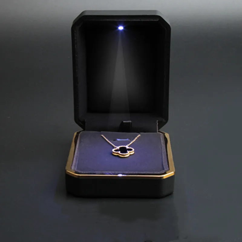 Scatola regalo per gioielli a LED Elegante scatola con pendente per collana Scatola per bracciale con luce a LED per esposizione di gioielli Matrimonio fidanzamento San Valentino