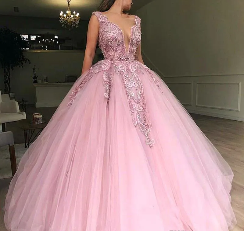 Rosa bollklänning quinceanera klänningar 2019 puffy appliqued prinsessan sött 16 tjejer prom part i sidled klänningar plus storlek anpassad