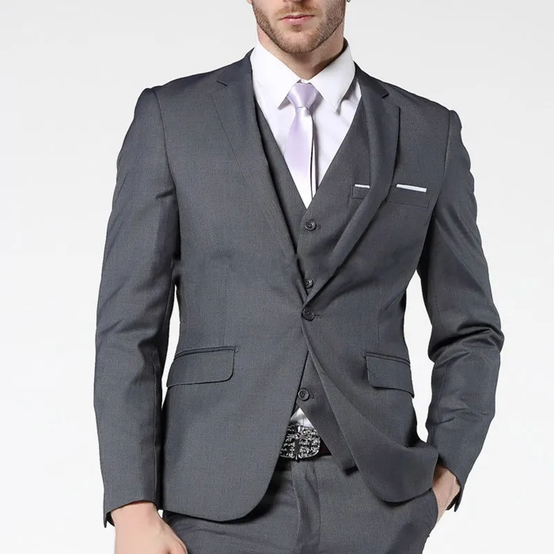 Popular Gris oscuro Novio Esmoquin Muesca Solapa Padrino Boda Traje de 3 piezas Moda Hombre Negocios Prom Chaqueta Blazer (Chaqueta + Pantalones + Corbata + Chaleco) 490