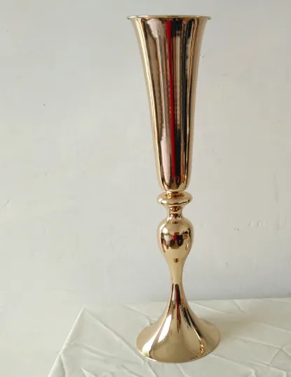 Nuovo stile Vendita all'ingrosso Eleganti centrotavola per lampadari da tavolo in chorme mentale per decorazioni nuziali 470