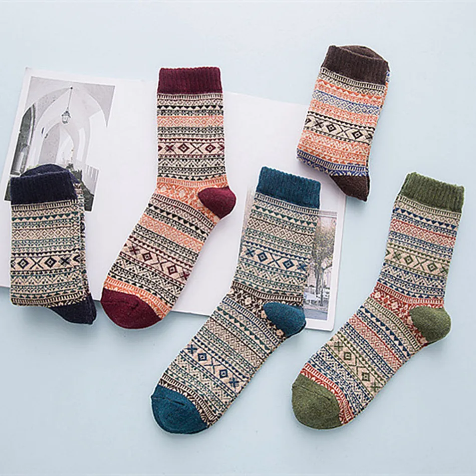 Frauen Ethnische Retro Lange Dicke Socken Winter Vintage Warme Strickwolle Kaschmirsocken Geometrische Muster Strumpfwaren PPA69