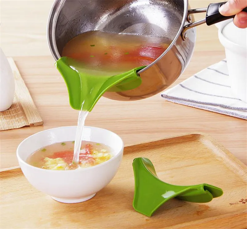 Multifunktion Foodgrad Silicone Slip On Pour Toupt Clip på Single Pouring Tute för Pannor Skålar Köksverktyg ST113