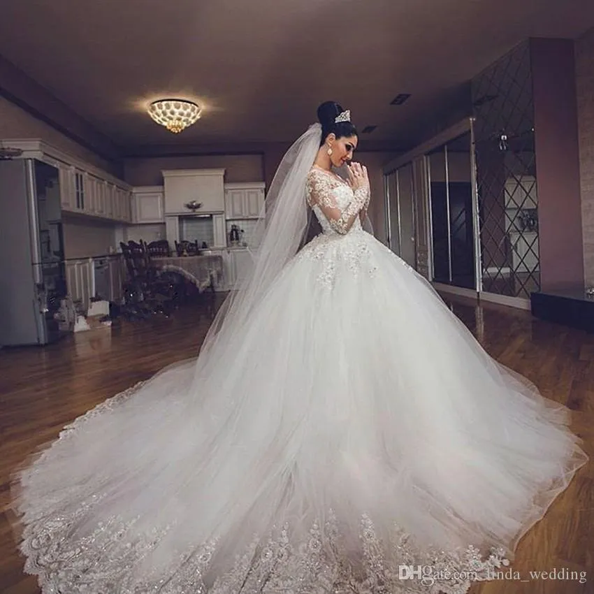 2019 Abito da sposa vintage di lusso in tulle con applicazioni di pizzo Nuovo design Manica lunga Principessa Donna Abito da sposa di Halloween Custom Made Plus Size