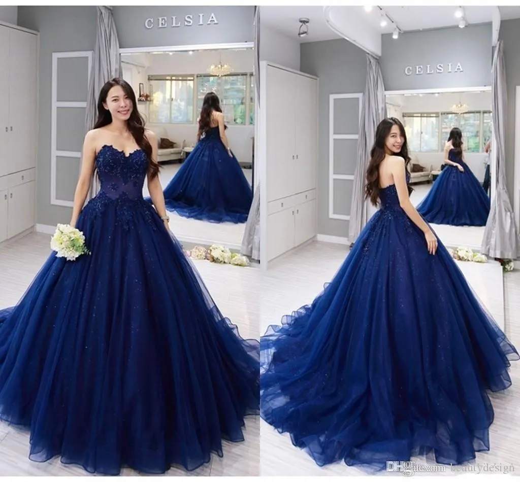 Navy Blue New Strapless Ball Gown Quinceanera Klänning Vintage Lace Applique Ball Gown Formell Sweet 15 Party Prom Evening Dresses