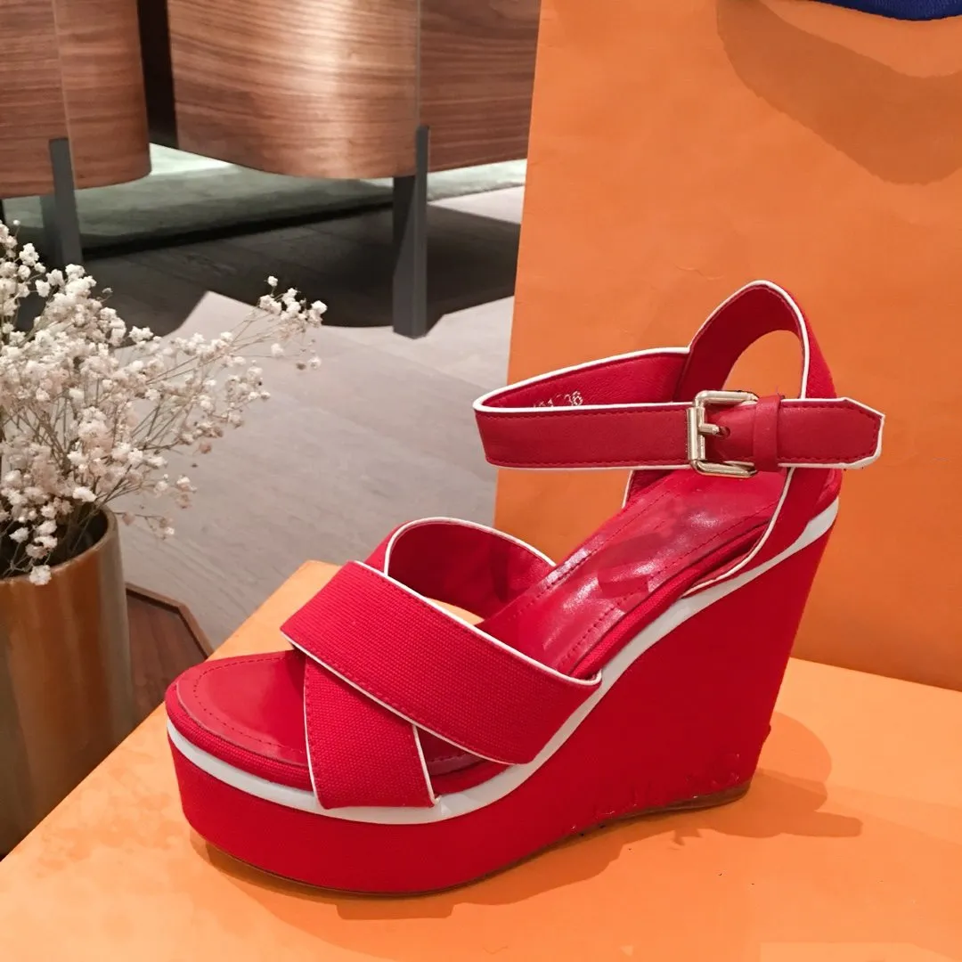 2020 Wedge sandálias de cunha sandália de salto alto sapatos de grife de luxo das mulheres sandálias da moda Tamanho feminino 35-41