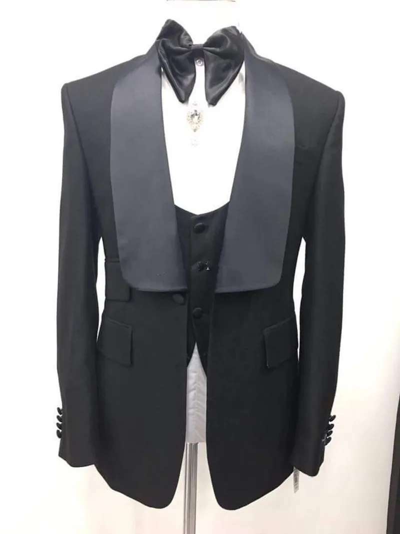 Nouvelle image réelle One Button Black Tuxedos de marié châle revers garçons d'honneur Mens Dîner Blazer Suits (Veste + Pantalon + Gilet + Cravate) 485