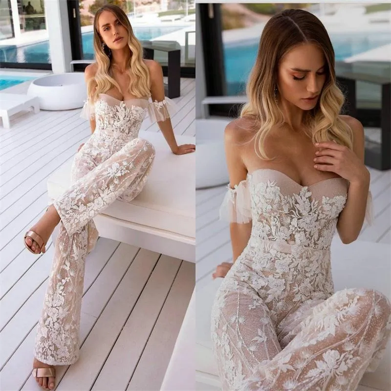 2020 Abiti da sposa modesti della tuta con spalle scoperte Appliques di pizzo floreale Abiti da sposa alla caviglia Abito da sposa country senza schienale