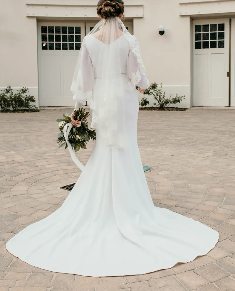 2019 Stretch-Crêpe-Meerjungfrau-Brautkleid mit langen Ärmeln und V-Ausschnitt, schlichte, elegante Boho-Brautkleider nach Maß