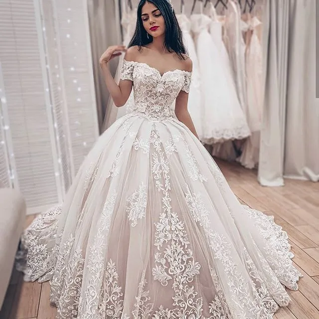Oto o 2020 Vestido de novia bohemio Sencillo y elegante Fuera del hombro Escote Mangas cortas Hermoso encaje y tul con cordones en la espalda Vestidos
