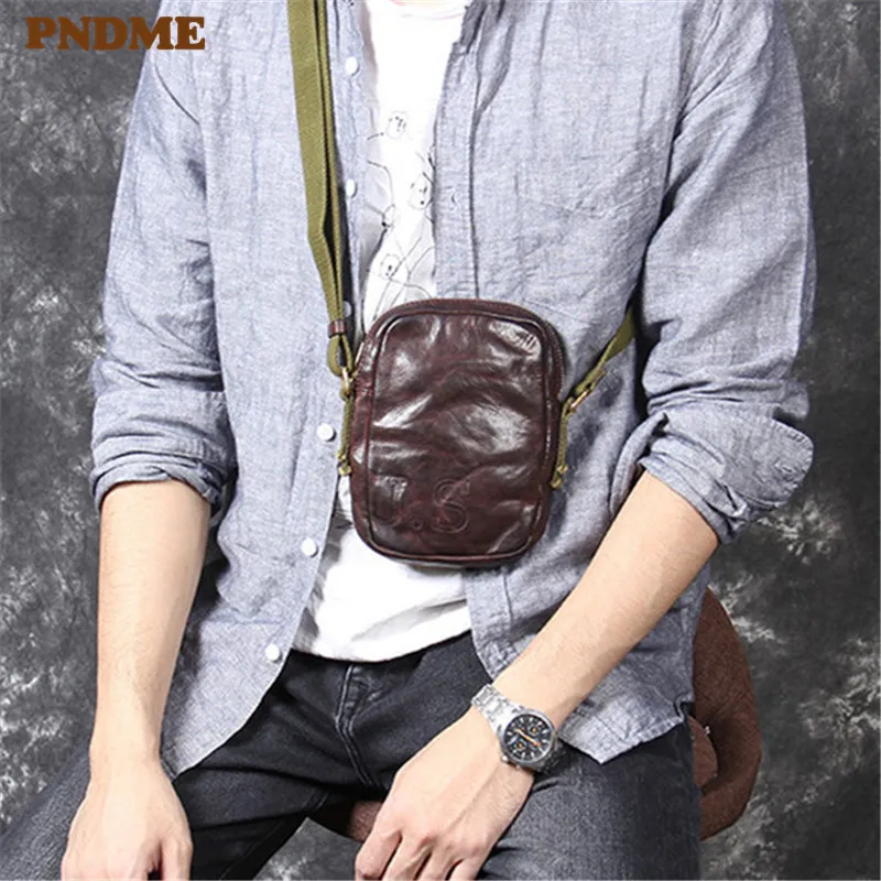 PNDME moda vintage cuero genuino hombres pequeño bolso de pecho casual de alta calidad de cuero de vaca adolescentes mini bandolera de hombro