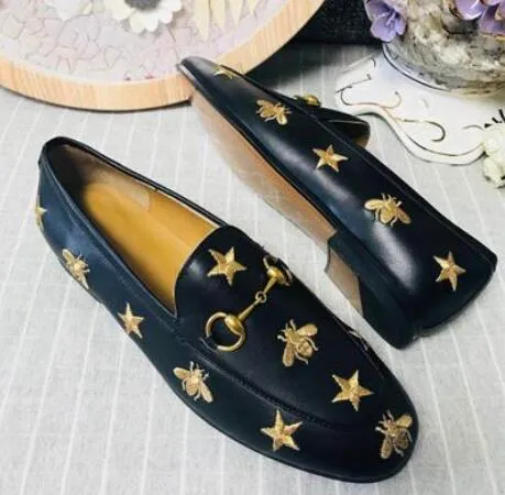 Hot Sale-Designer Mules Princetown Flat soled casual shoes Authentic cowhide Metal buckle Ladies shoes leather Men women Trample shoes35- 42