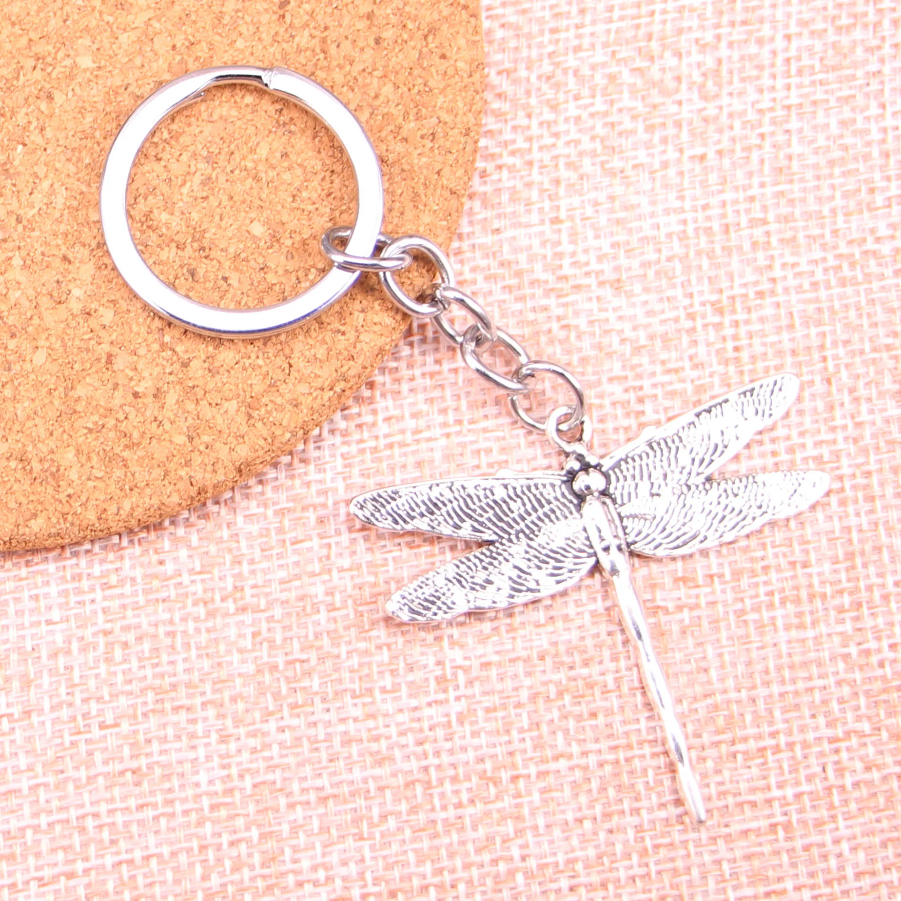 Nieuwe sleutelhanger 43*47 mm Dragonfly Hangers Diy Men Auto Key Chain Ringhouder Keyring Souvenir sieraden Gift