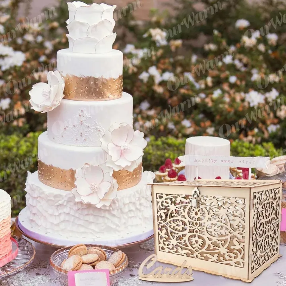 Wedding cake card box | Beachweddingtips.com