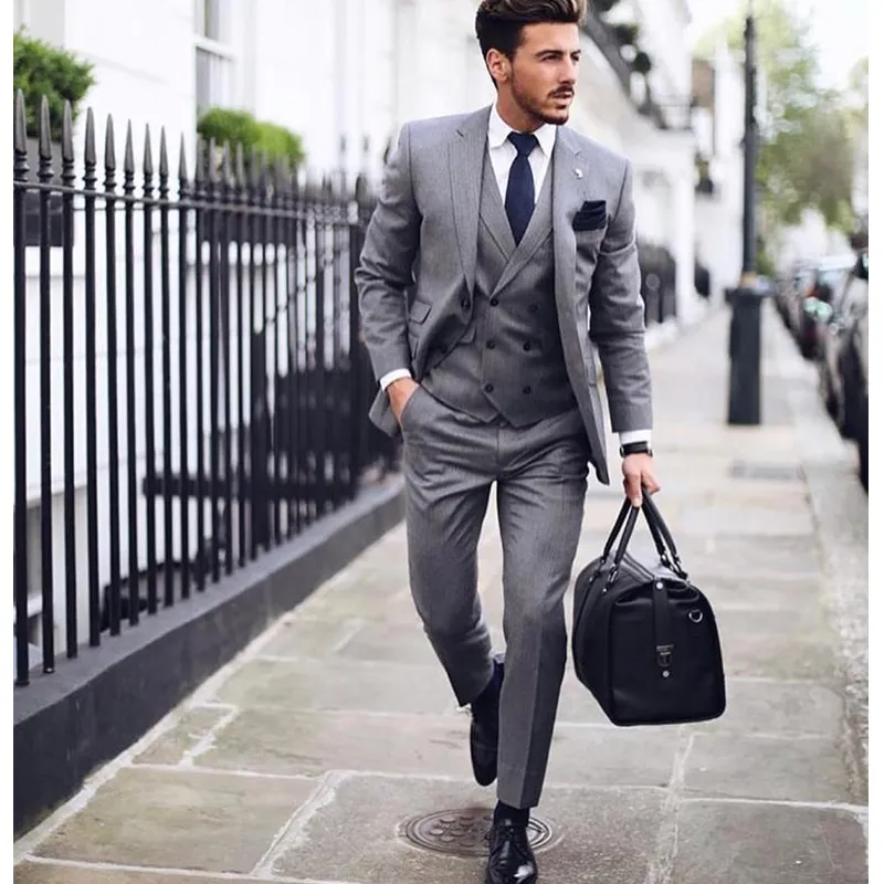 2020 Casual Gri Erkek Düğün Takım Elbise Damat Smokin 3 Parça Ofis İş Balo Suit Groomsmen Suit En Iyi Adam Kostüm Homme