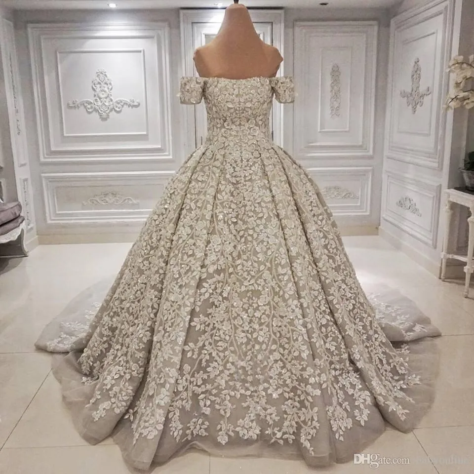 Exquis 3D Appliques Perles Robes De Mariée De Luxe Dubaï Style Cap Manches Hors Épaule Krikor Jabotian Robes De Mariée Robe Sur Mesure