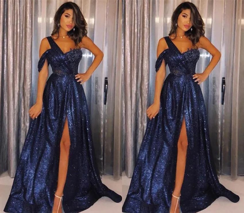 Sexy blaue Farbe Ballkleider 2019 One-Shoulder-Pailletten-Split-Feiertage-Abschlussfeier-Abend-Party-Kleider nach Maß in Übergröße