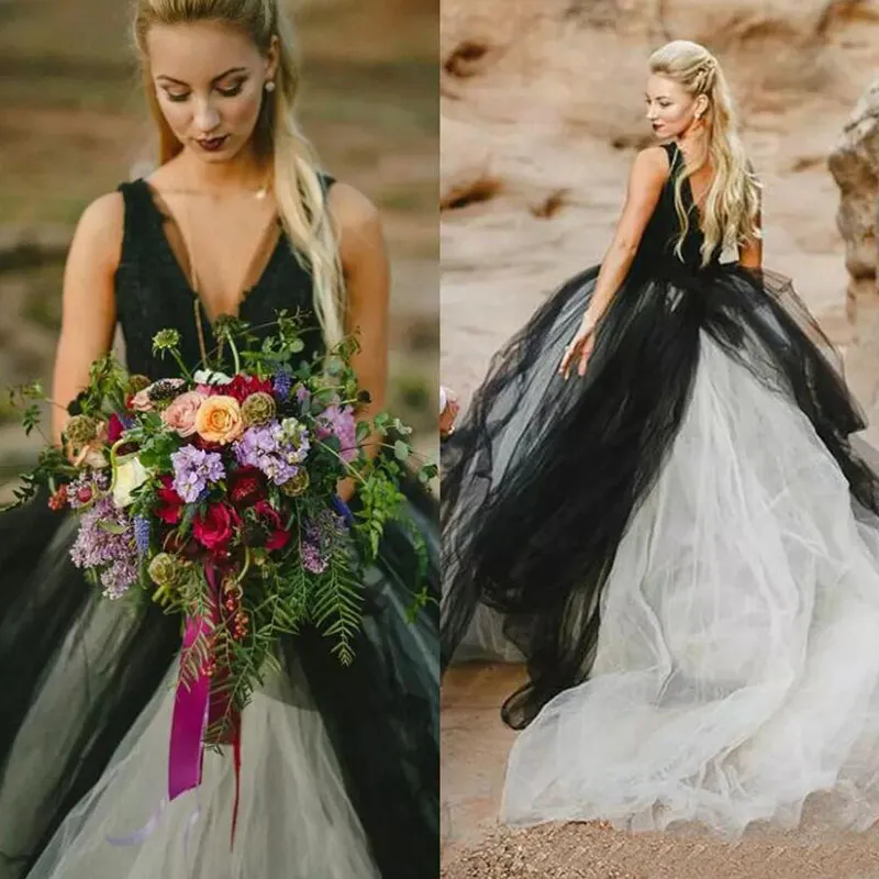 Vintage 2022 schwarz-weiße Gothic-Hochzeitskleider mit tiefem V-Ausschnitt, ärmelloses Spitzen-Top, Tüllrock, Strand-Brautkleider, rückenfreie Brautkleider