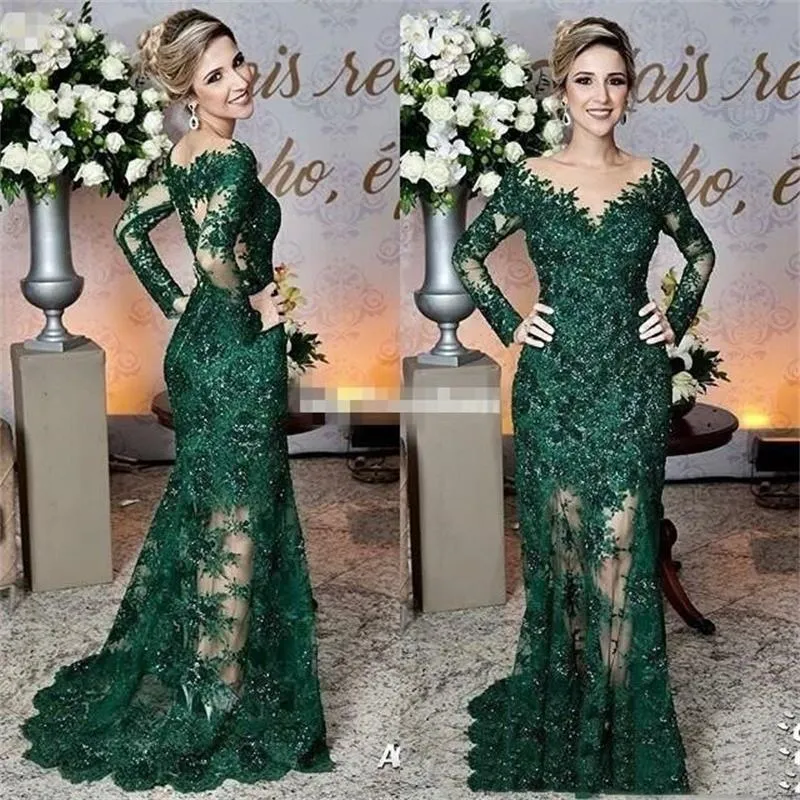 Modeste Vert foncé Mère De La Mariée Robes Plus La Taille Dentelle À Manches Longues Balayage Train De Mariage Robe D'Invité Formelle De Bal Robes