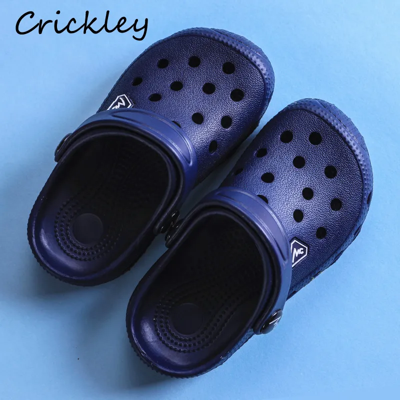 Kids slip sales on crocs
