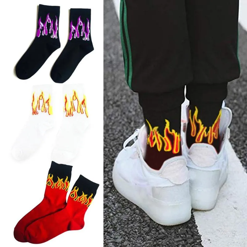 Calzini da uomo moda Hip Hop Hit Color On Fire Crew Fiamma rossa Blaze Power Torch Calore caldo Calzini lunghi in cotone da skateboard da strada